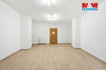 Nabízíme ke koupi ateliér o dispozici 1+kk a celkové výměře 