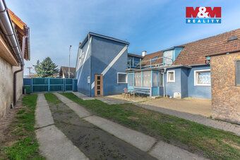 Nabízíme k prodeji prostorný samostatně stojící rodinný dům 