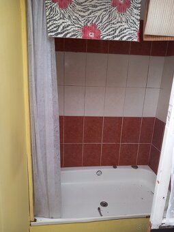 Prodáme chatu/27m². Kluky Hradec Králové. Chata je na vlastn