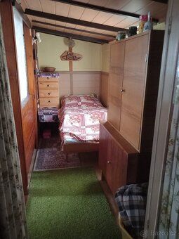 Prodáme chatu/27m². Kluky Hradec Králové. Chata je na vlastn