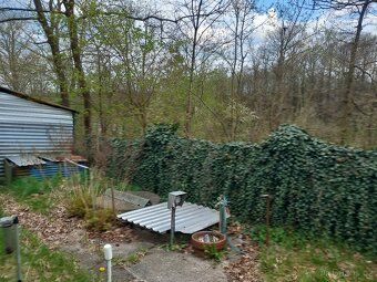 Prodáme chatu/27m². Kluky Hradec Králové. Chata je na vlastn