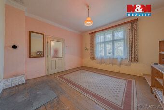Nabízíme prodej pozemku o celkové ploše 1242 m2 se zastavěno