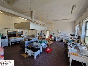 Zavedená restaurace již v provozu 21let. Restaurace se nachá