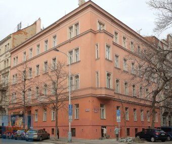 Nabízíme k dlouhodobému pronájmu kompletně zrekonstruovaný n