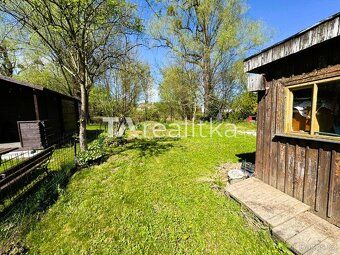 Nabízím k prodeji zahradu o výměře 279 m² s chatkou, situova