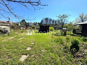 Nabízím k prodeji zahradu o výměře 279 m² s chatkou, situova