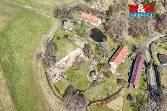 Nabízíme k prodeji rozlehlý pozemek o výměře 4 514 m² v klid