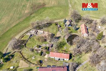 Nabízíme k prodeji rozlehlý pozemek o výměře 4 514 m² v klid