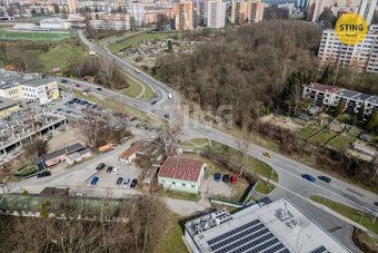 Nabízíme k prodeji samostatně stojící komerční objekt o užit