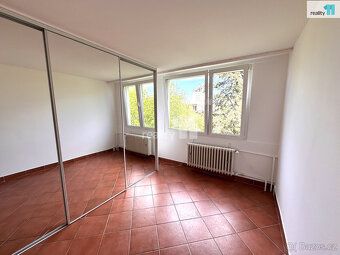 + zálohy na všechny energie a služby 3.500,-Kč/měsíc, elektř