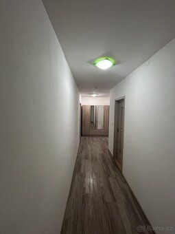 Nabízíme Vám k dlouhodobému pronájmu  zděný  byt  2+kk v OV 
