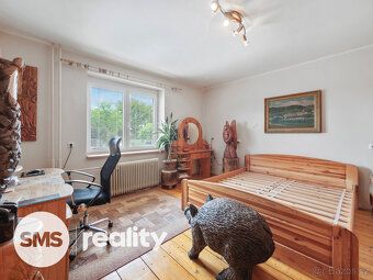 K dlouhodobému pronájmu nabízíme starší, kompletně vybavený 