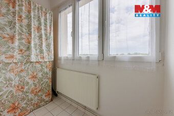 Nabízíme Vám vzdušný byt 3+1, který se nachází ve třetím pat
