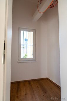 4+1 106m2, Praha 8, Turnovská ul., pronájem příjemného prost