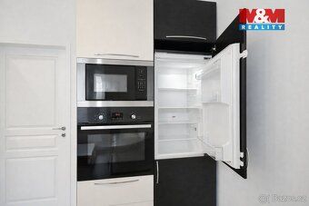 Nabízíme k pronájmu světlý a prostorný byt 72 m2 o dispozici