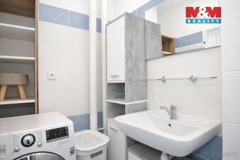 Nabízíme k pronájmu světlý a prostorný byt 72 m2 o dispozici