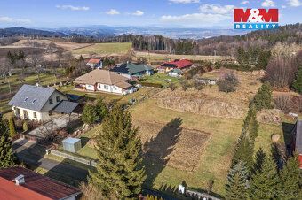 Nabízíme k prodeji pozemek o rozloze 1 250 m² klidné části o