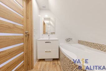Exkluzivně nabízíme rodinný dům 4+kk se zahradou v obci Jese