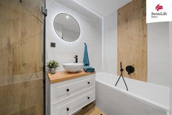 Nabízíme k prodeji velmi pěkný byt o dispozici 4+1 (původně 