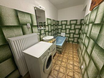 Nabízíme Vám k pronájmu koncový řadový rodinný dům o dispozi