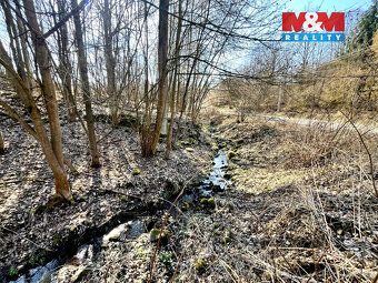 Nabízíme pozemek o výměře 835 m2 v klidné části obce Heřmano