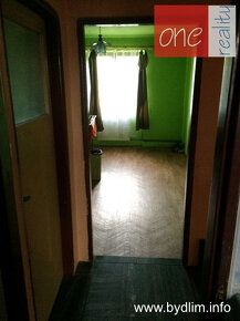 Nabízíme k pronájmu byt 2+1 v cihlovém domě v obci Božanov u