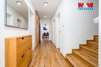 Nabízíme k prodeji prostorný rodinný dům v Pardubicích – Dra