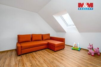 Nabízíme k prodeji prostorný rodinný dům v Pardubicích – Dra