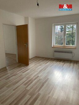 Nabízíme k pronájmu světlý byt 2+kk o rozloze 48,1 m² v samo