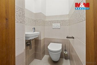 Nabízíme k prodeji samostatně stojící rodinný dům v tiché a 