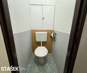 Nabízíme k dlouhodobému pronájmu prostorný a udržovaný družs