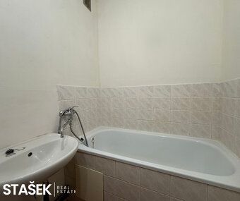 Nabízíme k dlouhodobému pronájmu prostorný a udržovaný družs