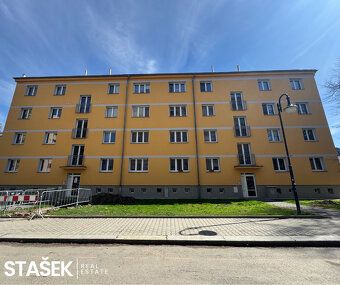 Nabízíme k dlouhodobému pronájmu prostorný a udržovaný družs