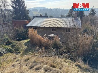 Nabízíme k prodeji útulnou chatu v malebné lokalitě Stříbrné