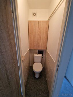 Pronajmu byt 3+1 65 M2 Třetí patro s balkonem, sděným sklepe