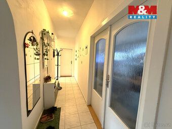 Nabízíme k pronájmu unikátní byt 3+1 85 m² se dvěma zasklený