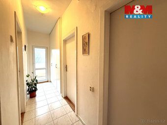Nabízíme k pronájmu unikátní byt 3+1 85 m² se dvěma zasklený