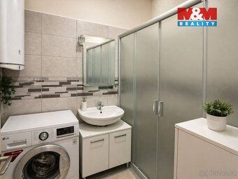 Nabízíme k pronájmu unikátní byt 3+1 85 m² se dvěma zasklený