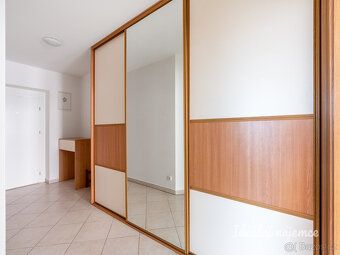 K dlouhodobému podnájmu vám nabízíme krásný, kompletně zaříz