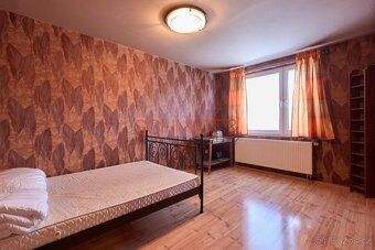 Velký rodinný dům o dispozici 6+2, zastavěné ploše 161 m², u
