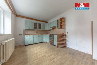 Exkluzivně nabízíme k prodeji rodinný dům s garáží o dispozi
