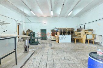 Nabízíme na prodej unikátní a plně funkční areál pěstitelské