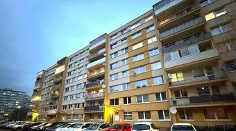 Nabízíme k pronájmu prostorný byt o dispozici 3+1 s balkónem