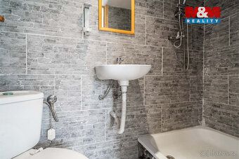 Nabízíme k prodeji samostatnou chatu v klidné části Teplic, 