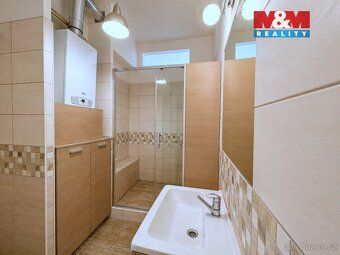Nabízíme k prodeji prostorný byt o dispozici 3+1 a podlahové