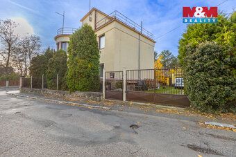 Nabízíme k prodeji polovinu rodinného domu ve Slaném, v ulic