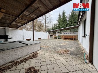 Nabízíme k prodeji komerční objekt, dispozičně řešený jako d