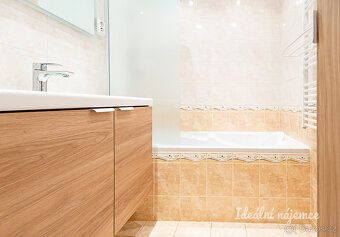 Nabízíme k dlouhodobému podnájmu moderní byt 3+kk o výměře 6