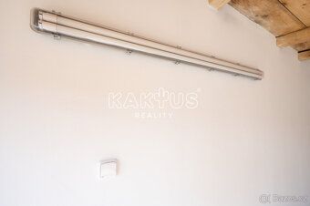 Nabízíme k prodeji garáž v osobním vlastnictví o výměře 20 m