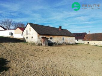 Nabízíme k prodeji chalupu (cca 145m2) se stodolou (cca 220m